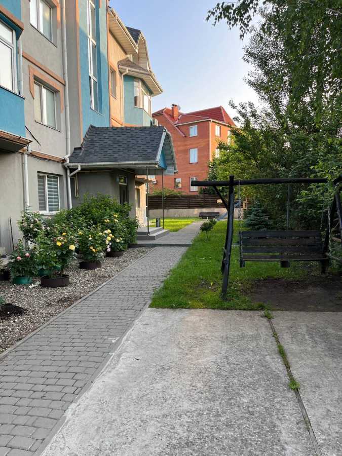 Продажа 3-комнатной квартиры 68.1 м², Дорошенко ул., 5