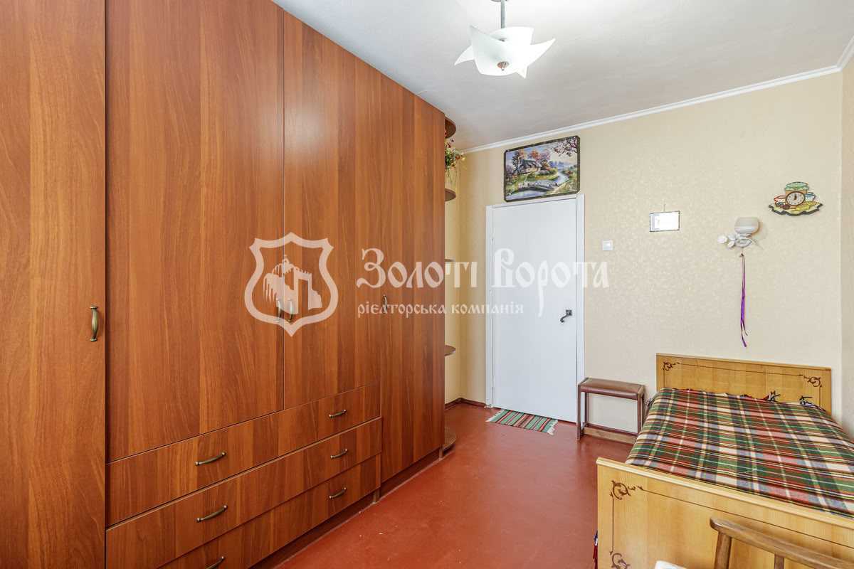 Продажа 2-комнатной квартиры 54 м², Сержа Лифаря ул., 17