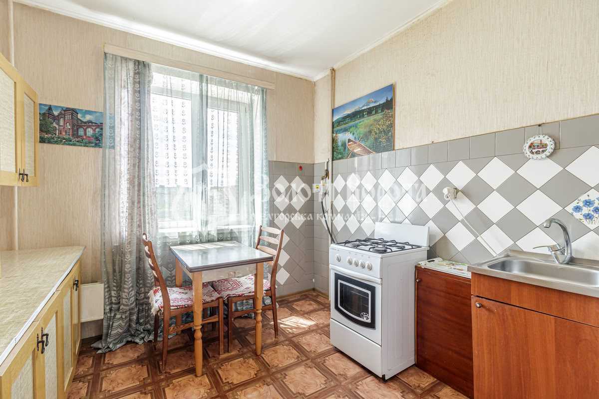 Продажа 2-комнатной квартиры 54 м², Сержа Лифаря ул., 17