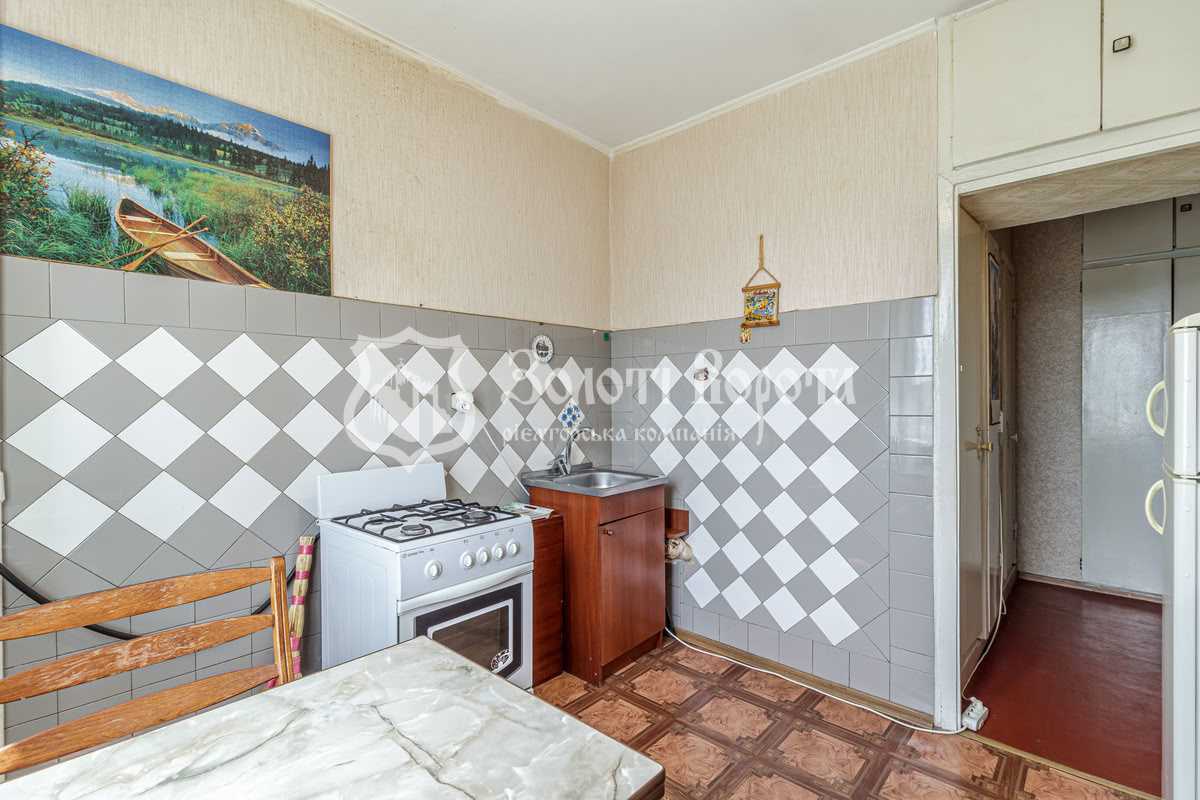 Продажа 2-комнатной квартиры 54 м², Сержа Лифаря ул., 17