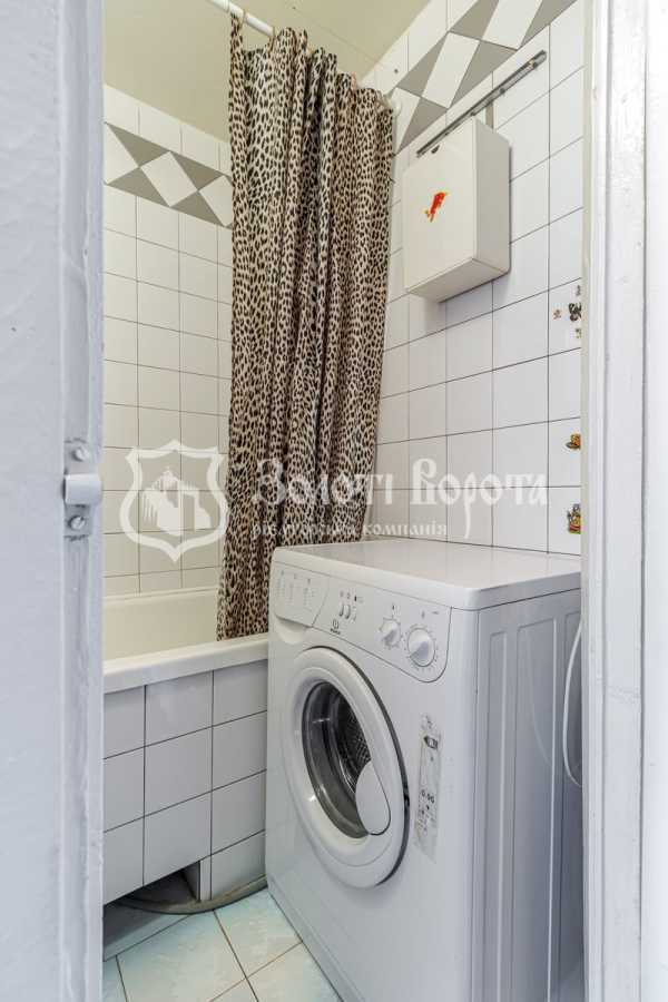 Продажа 2-комнатной квартиры 54 м², Сержа Лифаря ул., 17