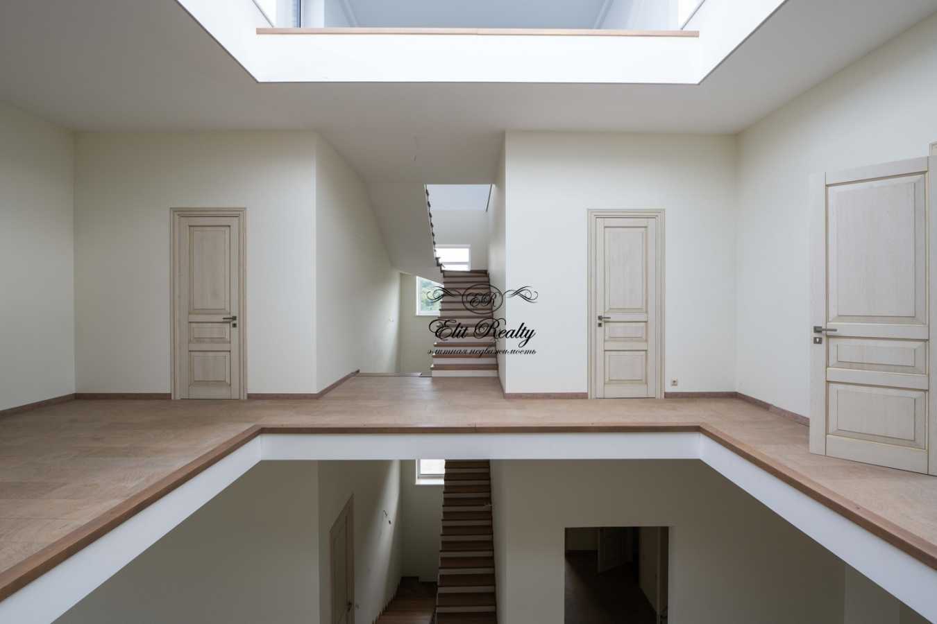 Продажа дома 1035 м², Ватутина ул.