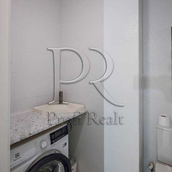 Продажа 2-комнатной квартиры 63 м², Регенераторная ул., 4к17
