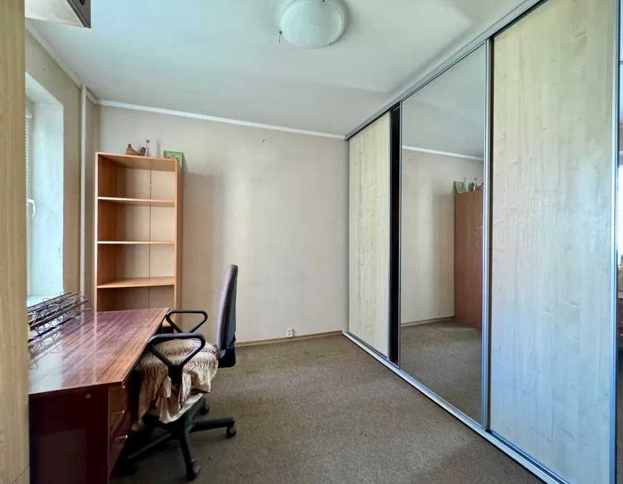 Продажа 4-комнатной квартиры 85 м², Николая Закревского ул., 23