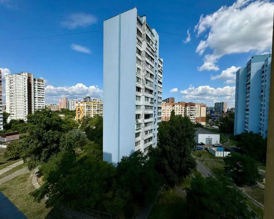Продажа 4-комнатной квартиры 85 м², Николая Закревского ул., 23