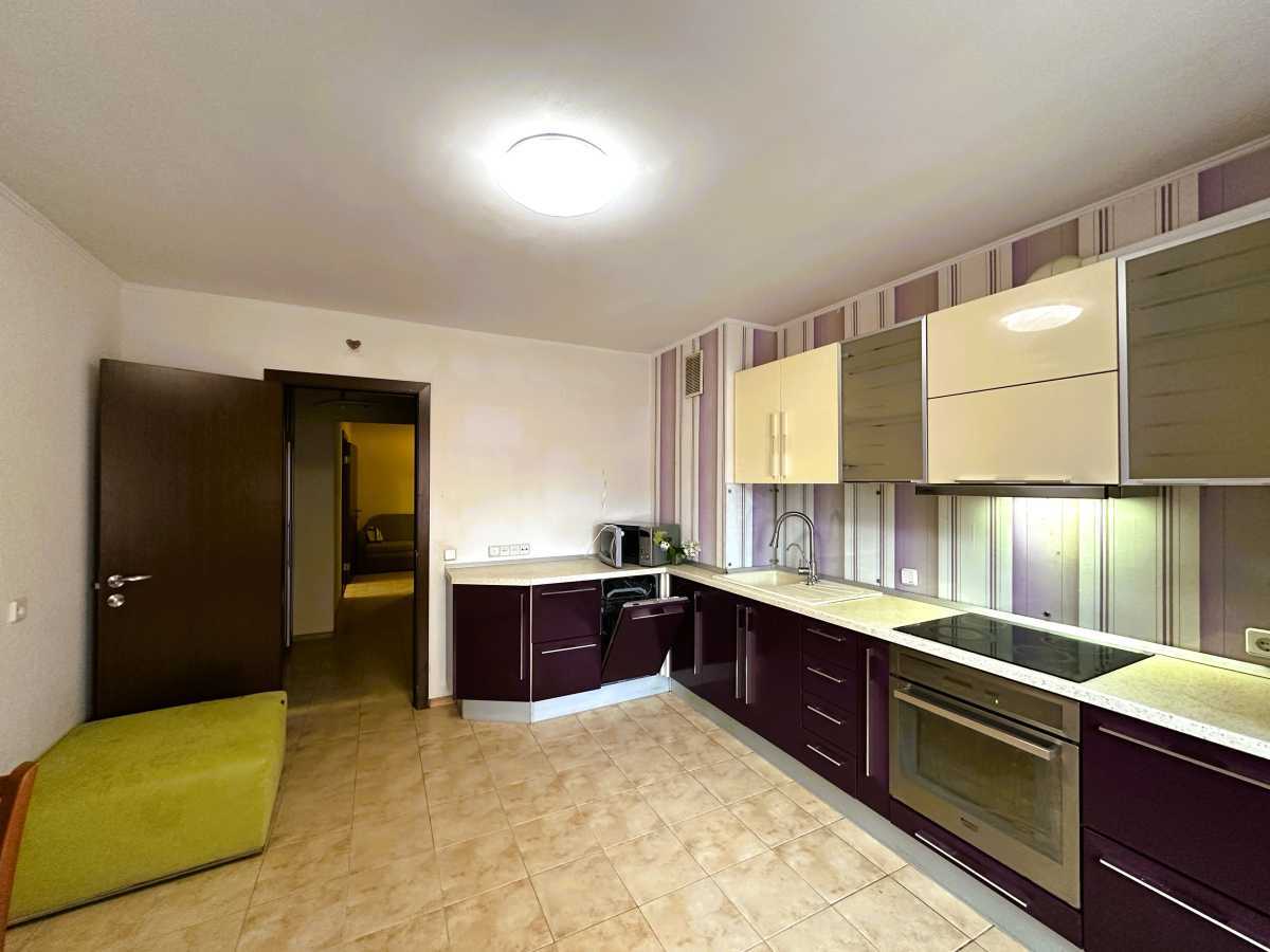 Продажа 2-комнатной квартиры 78 м², Дарницкий бул., 10