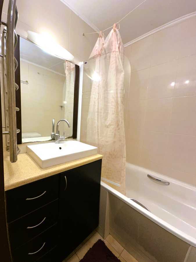 Продажа 2-комнатной квартиры 78 м², Дарницкий бул., 10