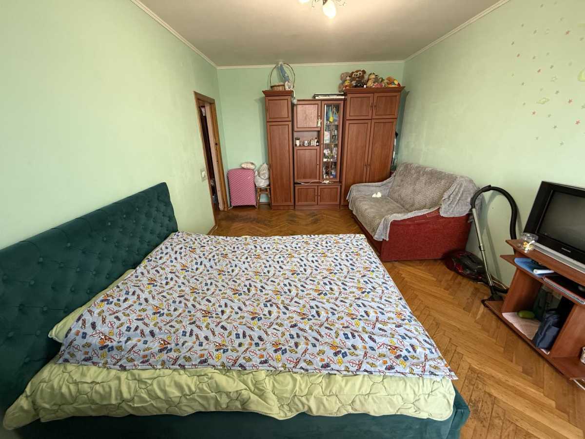 Продаж 2-кімнатної квартири 54.5 м², Семенівська вул., 11
