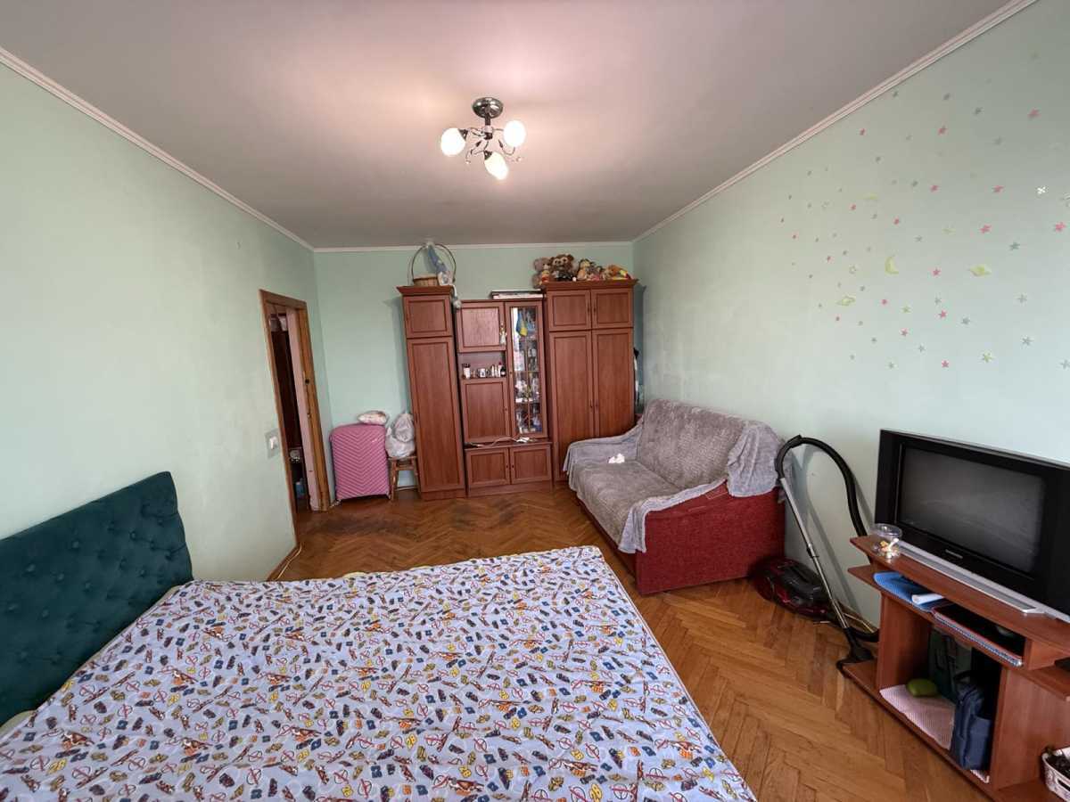 Продаж 2-кімнатної квартири 54.5 м², Семенівська вул., 11