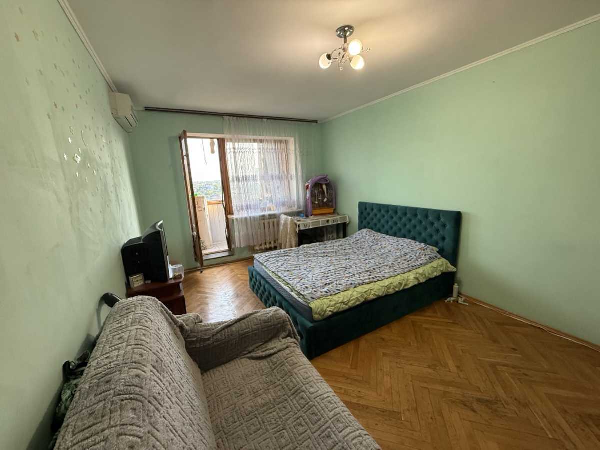 Продаж 2-кімнатної квартири 54.5 м², Семенівська вул., 11