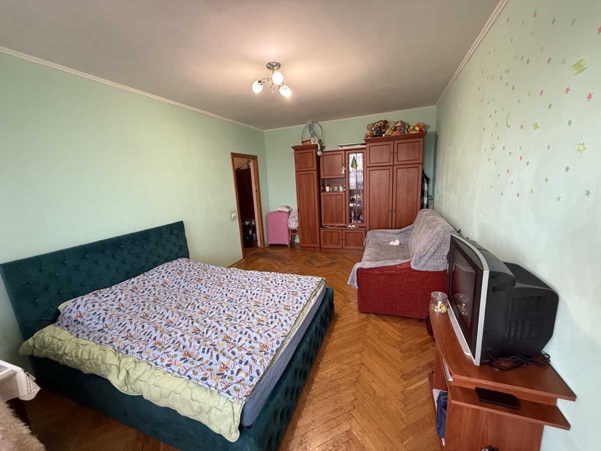 Продаж 2-кімнатної квартири 54.5 м², Семенівська вул., 11