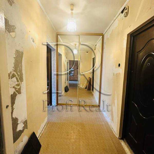 Продажа 1-комнатной квартиры 43 м², Ирпенская ул., 63/5