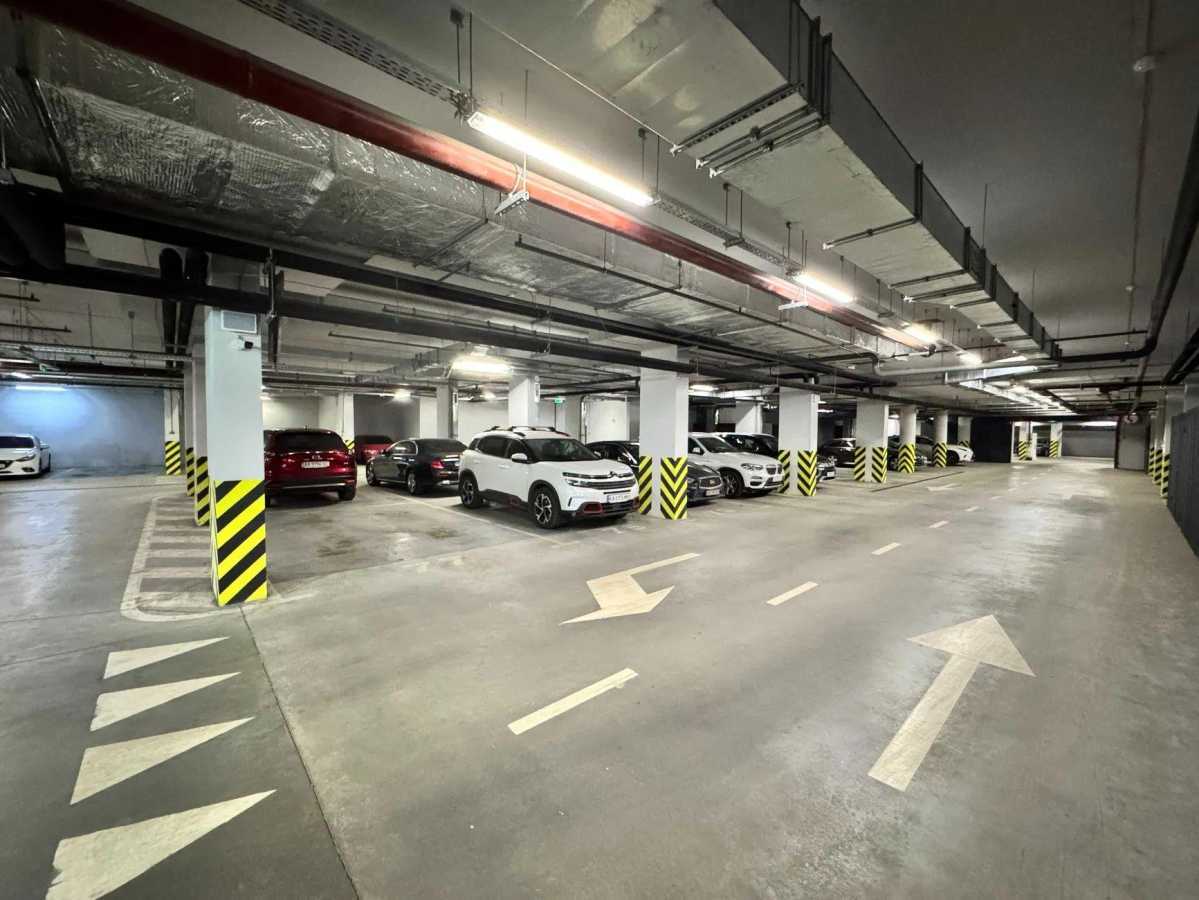 Продаж 5-кімнатної квартири 165.7 м², Урицкого, 38