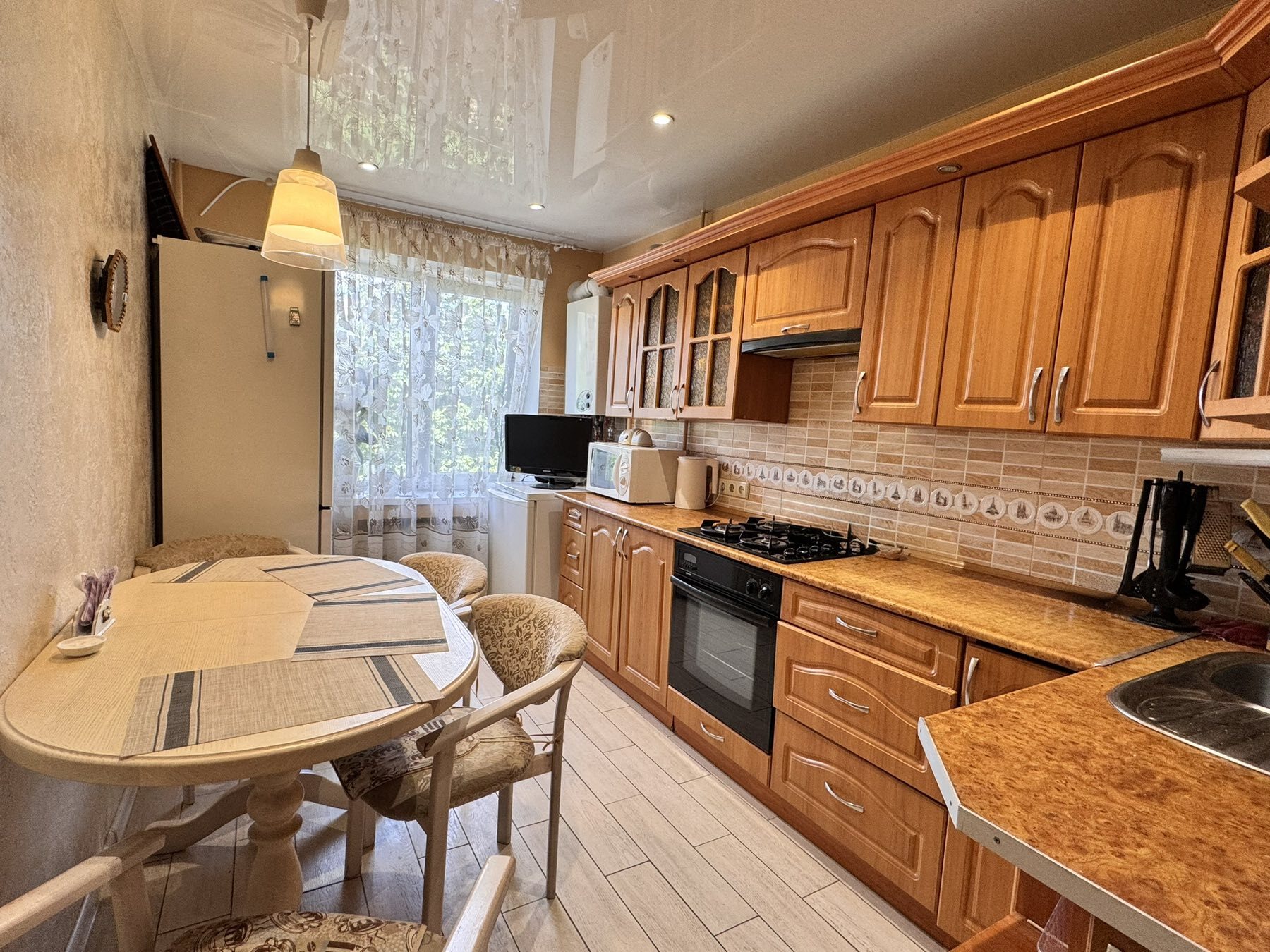 Продаж 3-кімнатної квартири 63 м², Гладкова вул.
