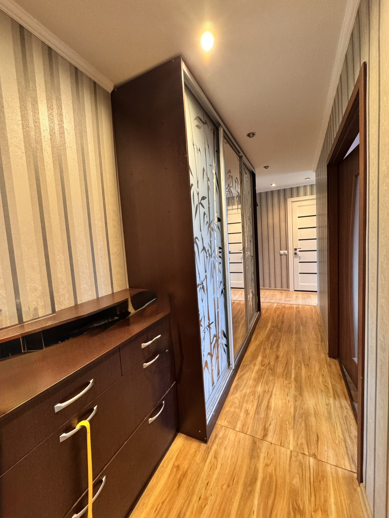 Продаж 3-кімнатної квартири 63 м², Гладкова вул.