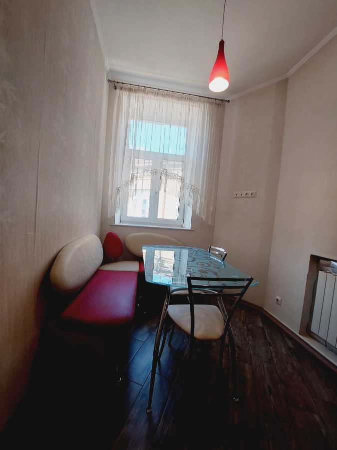 Оренда 2-кімнатної квартири 60 м², Софіївська вул., 4