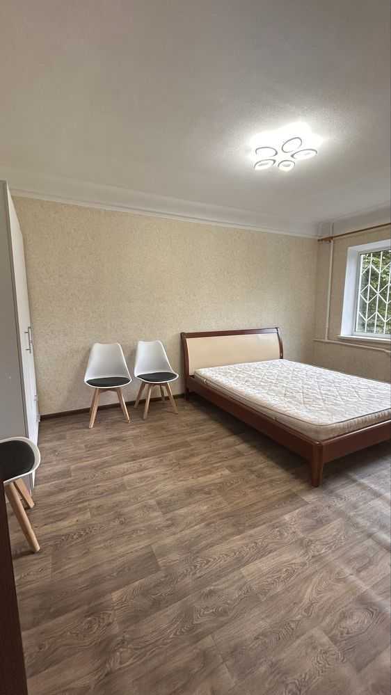 Оренда 2-кімнатної квартири 45 м², Салютна вул., 21