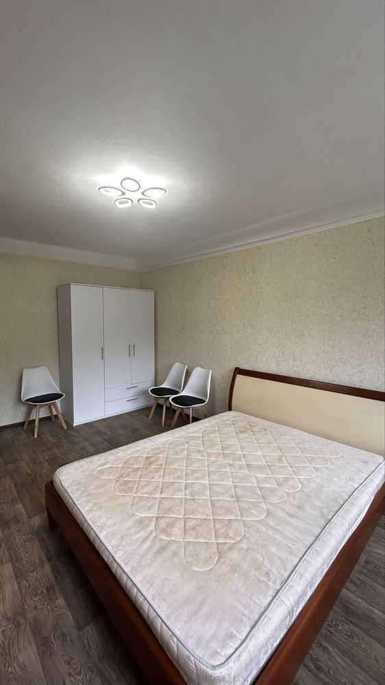 Оренда 2-кімнатної квартири 45 м², Салютна вул., 21
