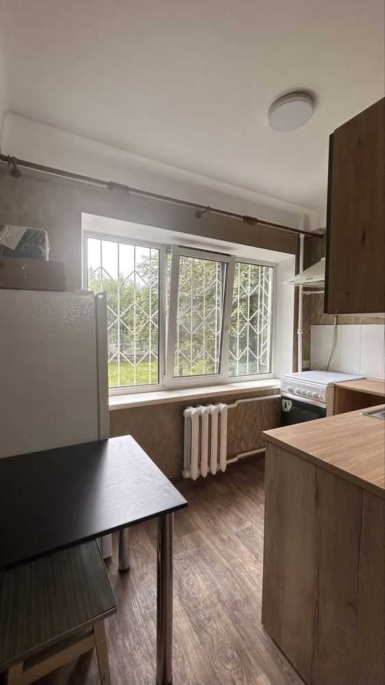 Оренда 2-кімнатної квартири 45 м², Салютна вул., 21