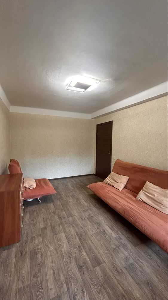 Оренда 2-кімнатної квартири 45 м², Салютна вул., 21