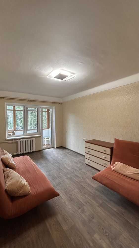 Оренда 2-кімнатної квартири 45 м², Салютна вул., 21