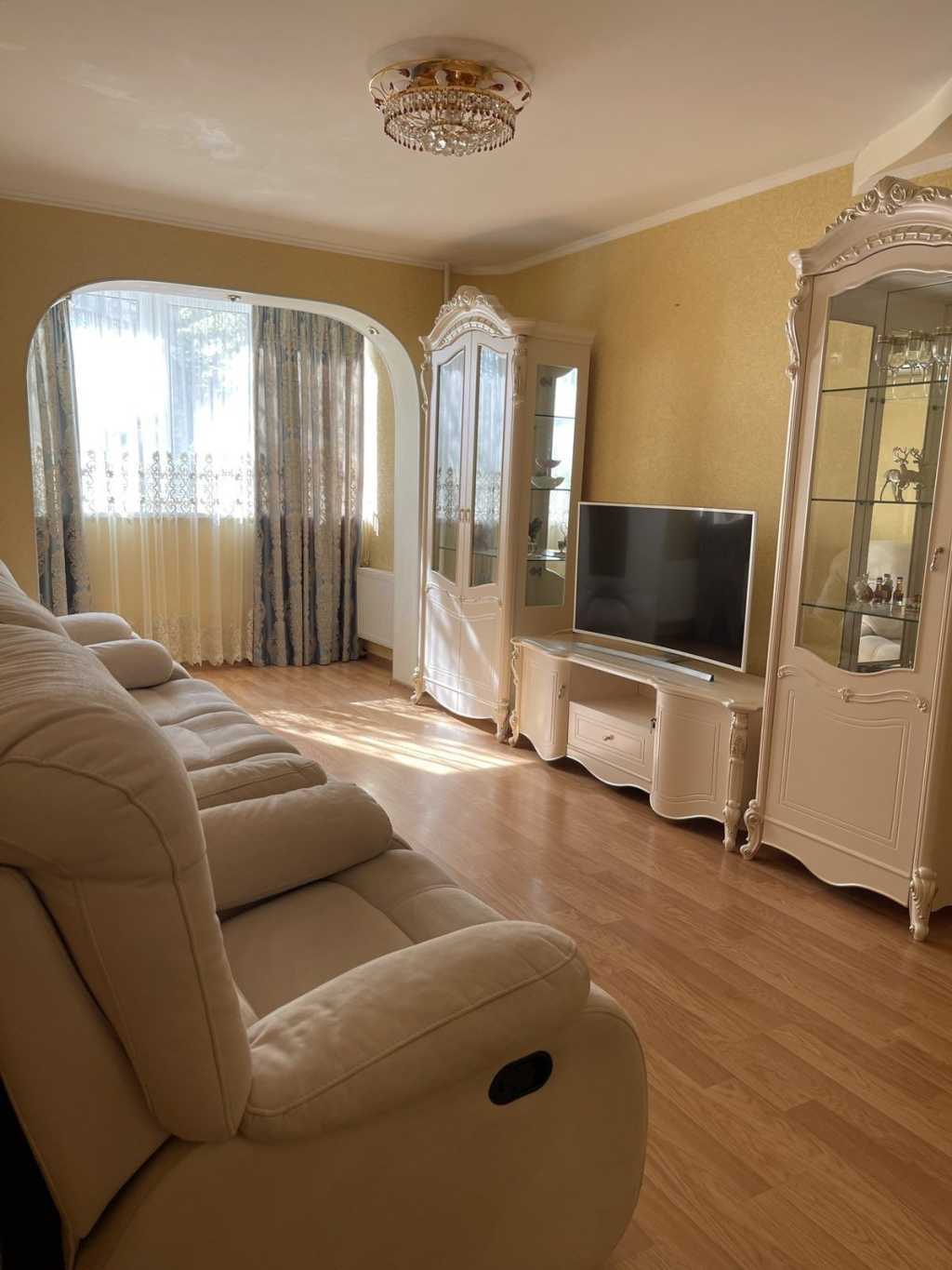 Продажа 3-комнатной квартиры 65 м², Богдана Хмельницького