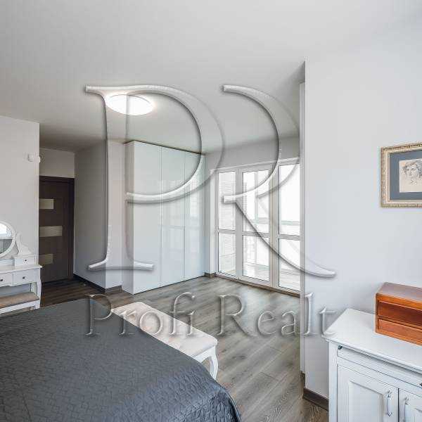Продажа 2-комнатной квартиры 90 м², Метрологическая ул., 13