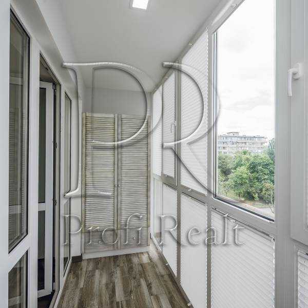 Продажа 2-комнатной квартиры 90 м², Метрологическая ул., 13