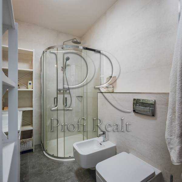 Продажа 2-комнатной квартиры 90 м², Метрологическая ул., 13