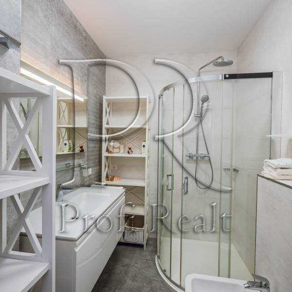 Продажа 2-комнатной квартиры 90 м², Метрологическая ул., 13