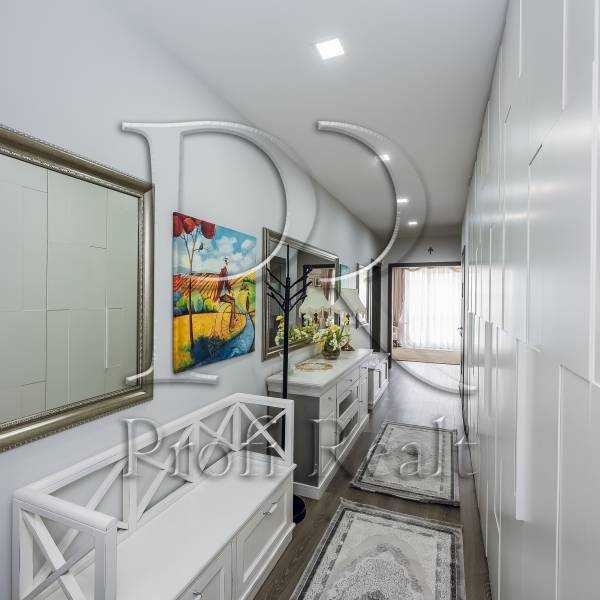 Продажа 2-комнатной квартиры 90 м², Метрологическая ул., 13