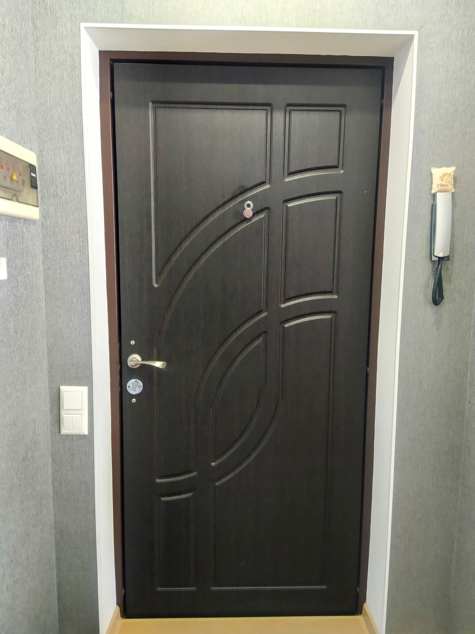 Продаж 1-кімнатної квартири 43 м²