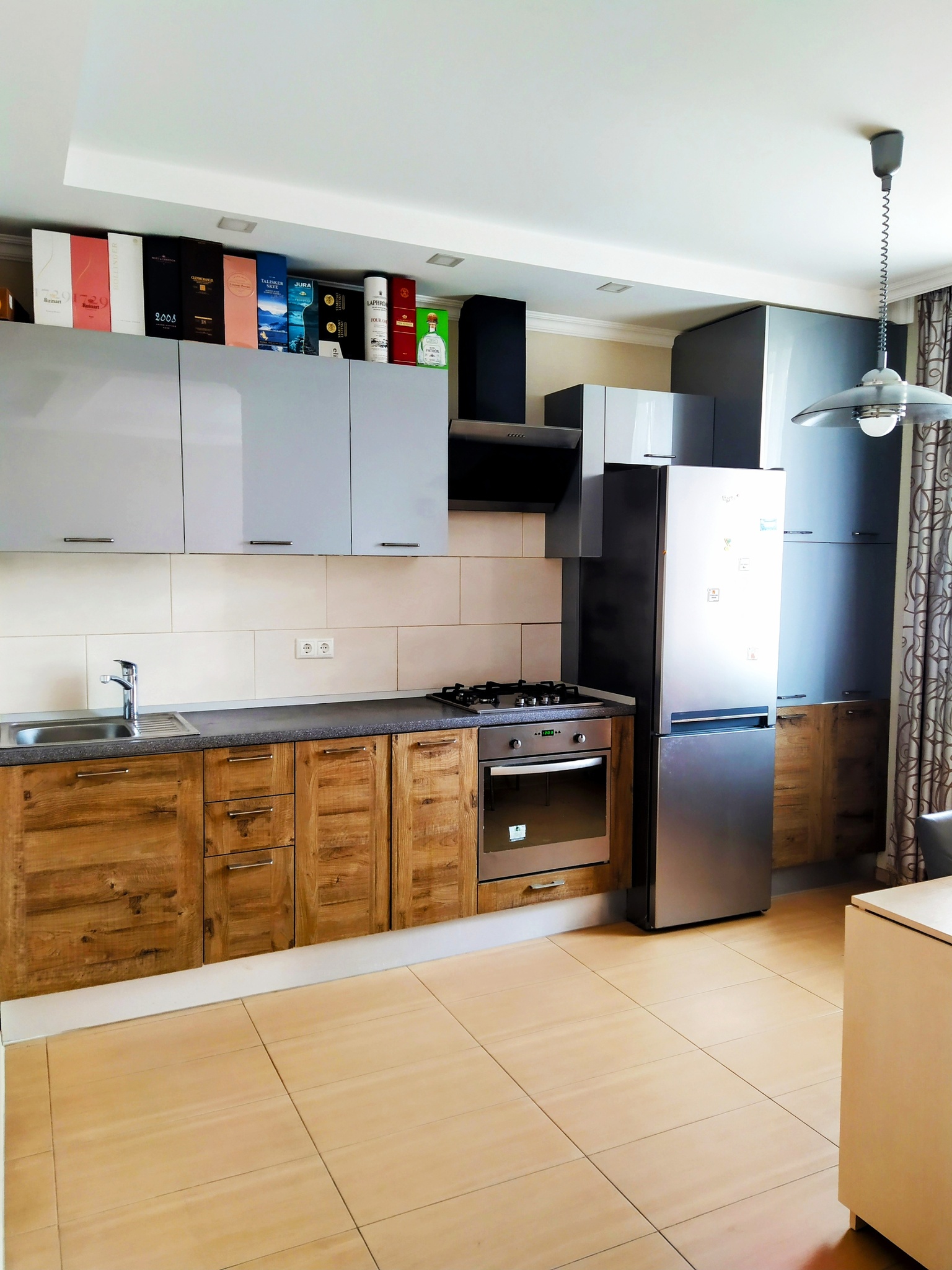 Продаж 1-кімнатної квартири 43 м²