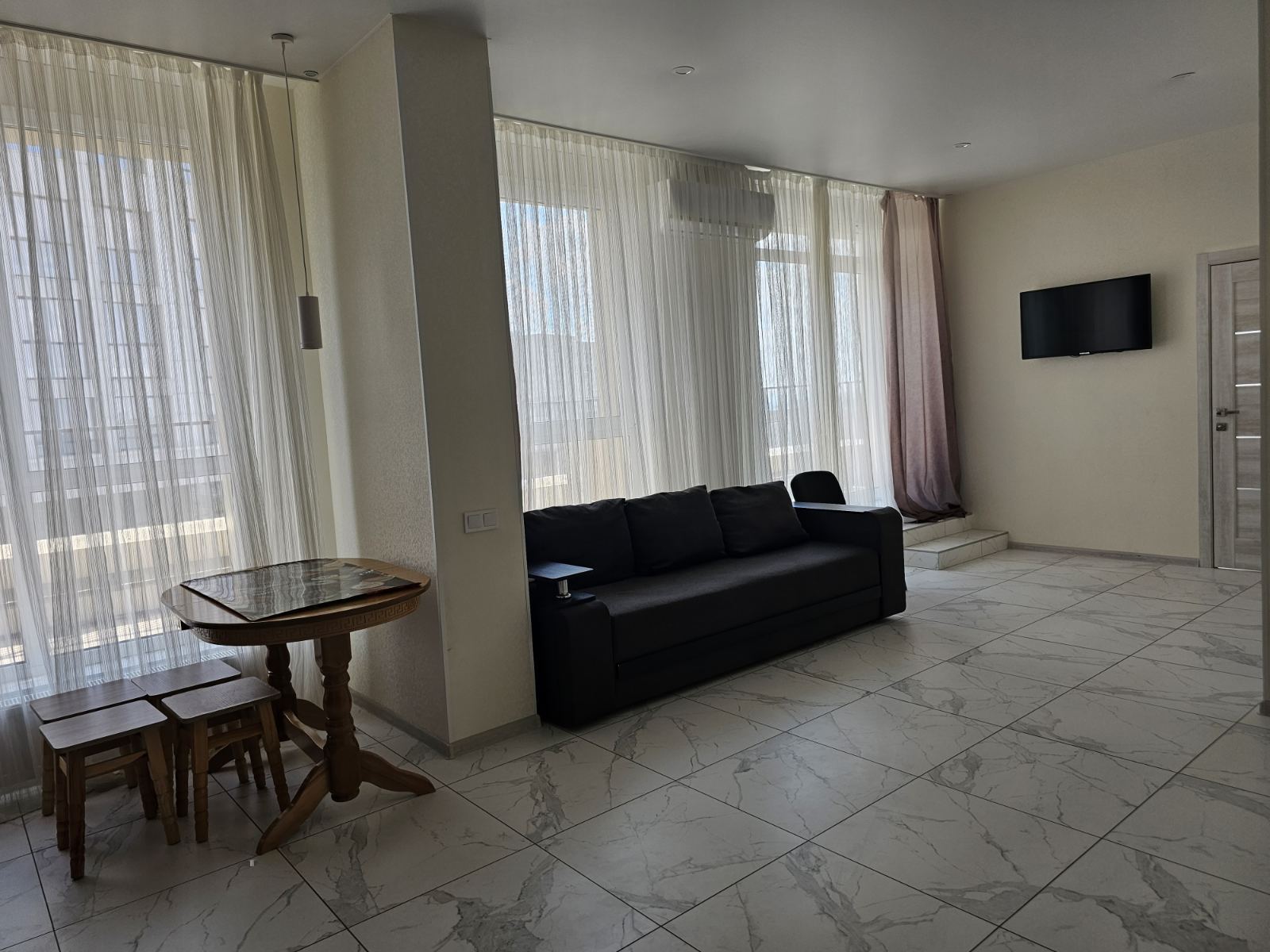 Аренда 3-комнатной квартиры 76 м², Звездный бул.