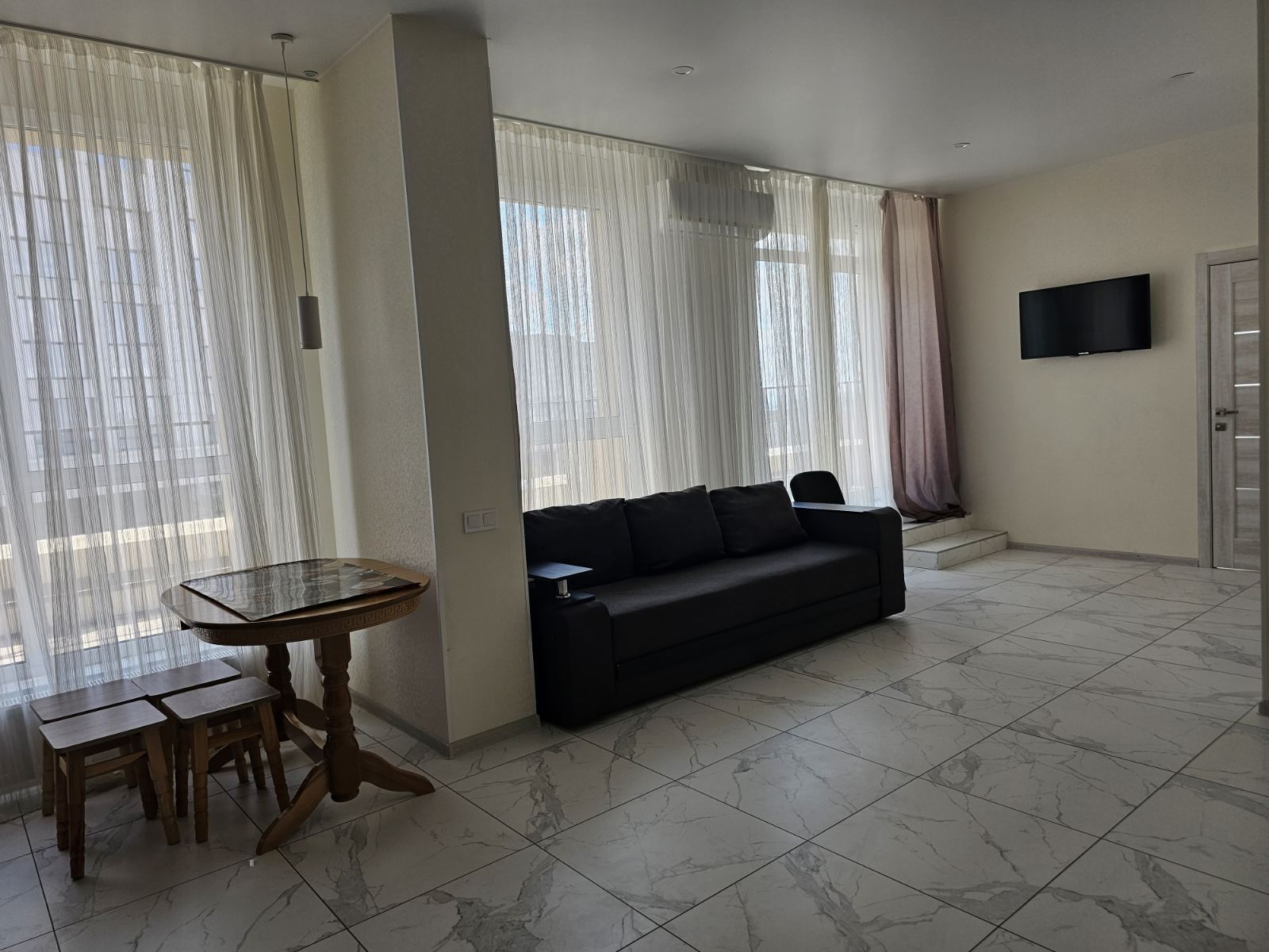 Аренда 3-комнатной квартиры 76 м², Звездный бул.