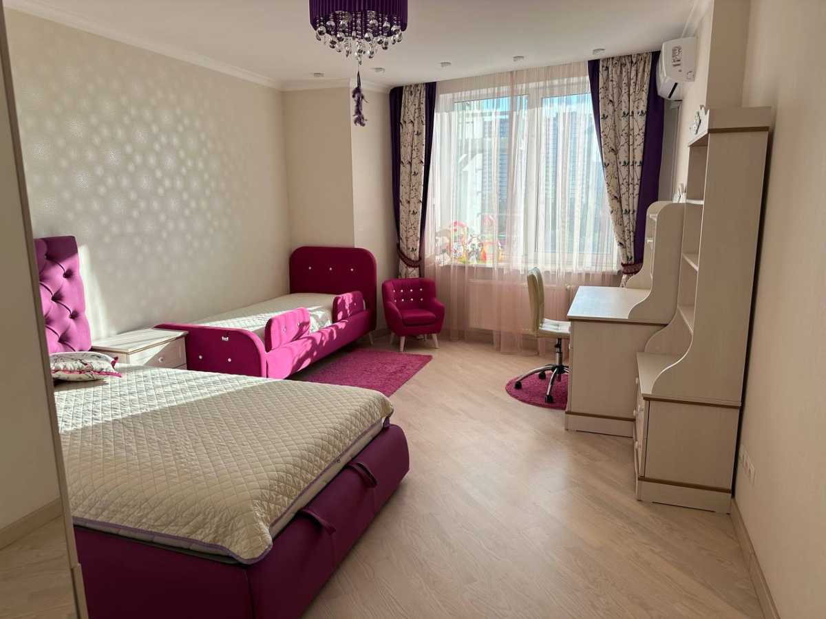 Продаж 3-кімнатної квартири 114.2 м², Коломиевский, 17/31а