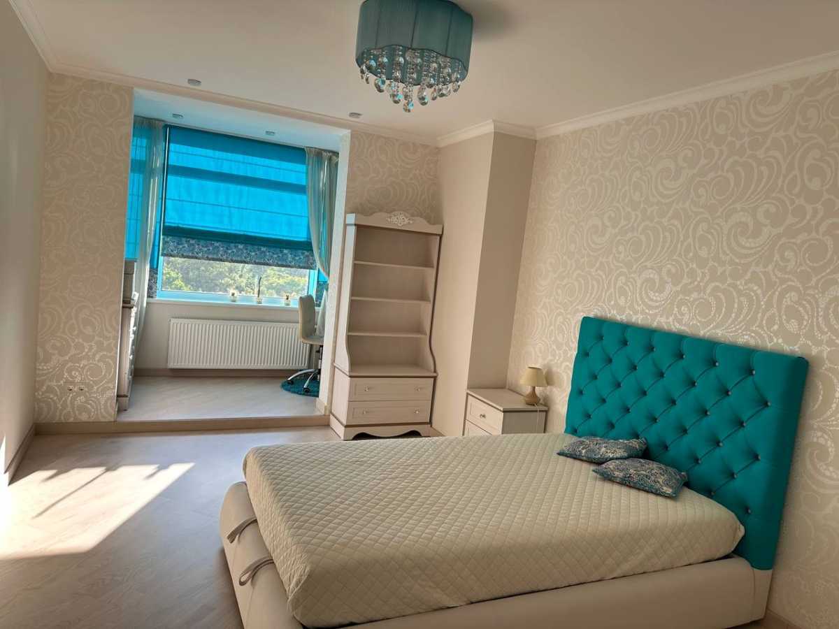 Продаж 3-кімнатної квартири 114.2 м², Коломиевский, 17/31а