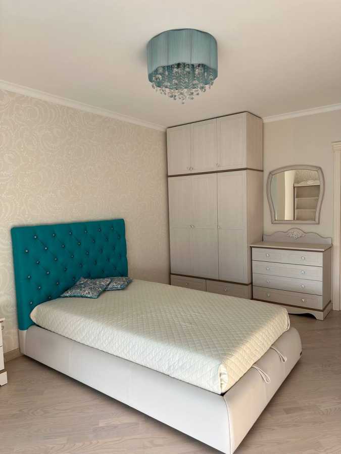 Продаж 3-кімнатної квартири 114.2 м², Коломиевский, 17/31а