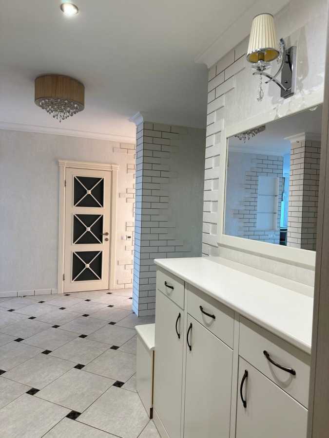Продаж 3-кімнатної квартири 114.2 м², Коломиевский, 17/31а