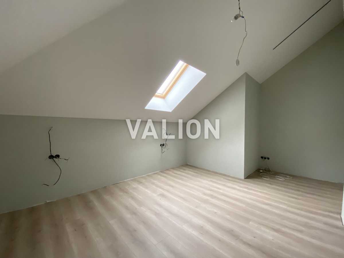 Продаж будинку 210 м², Юліанська
