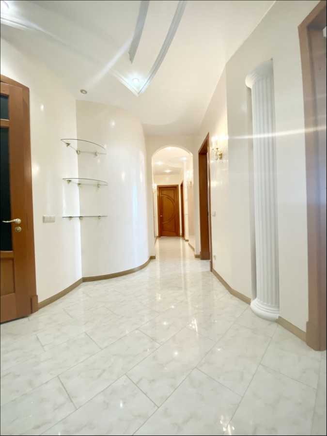 Оренда 3-кімнатної квартири 120 м², Лесі Українки бул., 23