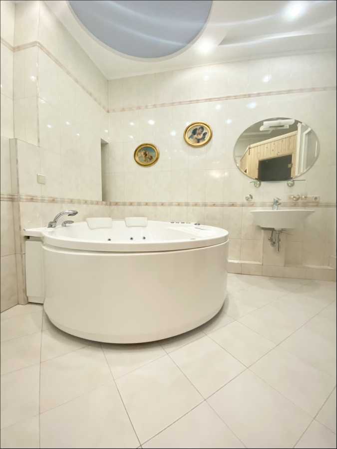 Оренда 3-кімнатної квартири 120 м², Лесі Українки бул., 23