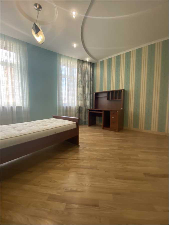 Оренда 3-кімнатної квартири 120 м², Лесі Українки бул., 23