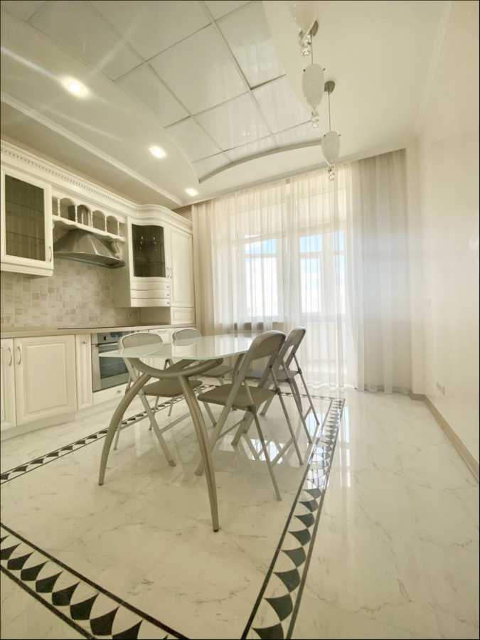 Оренда 3-кімнатної квартири 120 м², Лесі Українки бул., 23