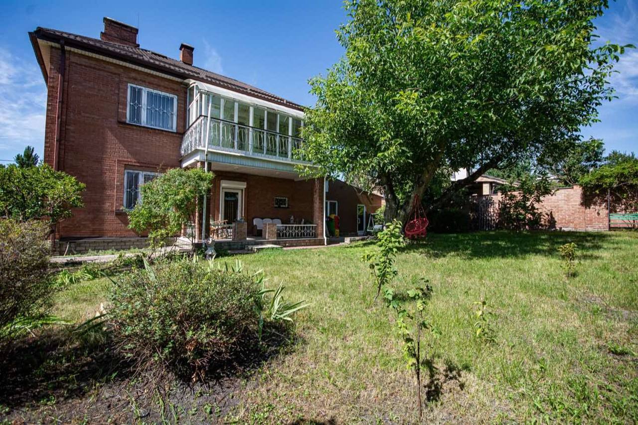 Оренда будинку 380 м², Івана Іжакевича вул., 72