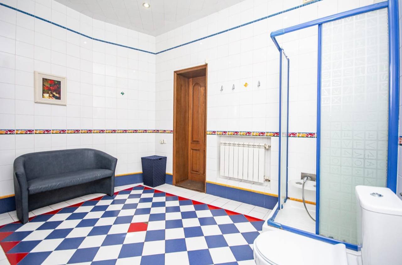 Продаж будинку 380 м², Івана Іжакевича вул., 72