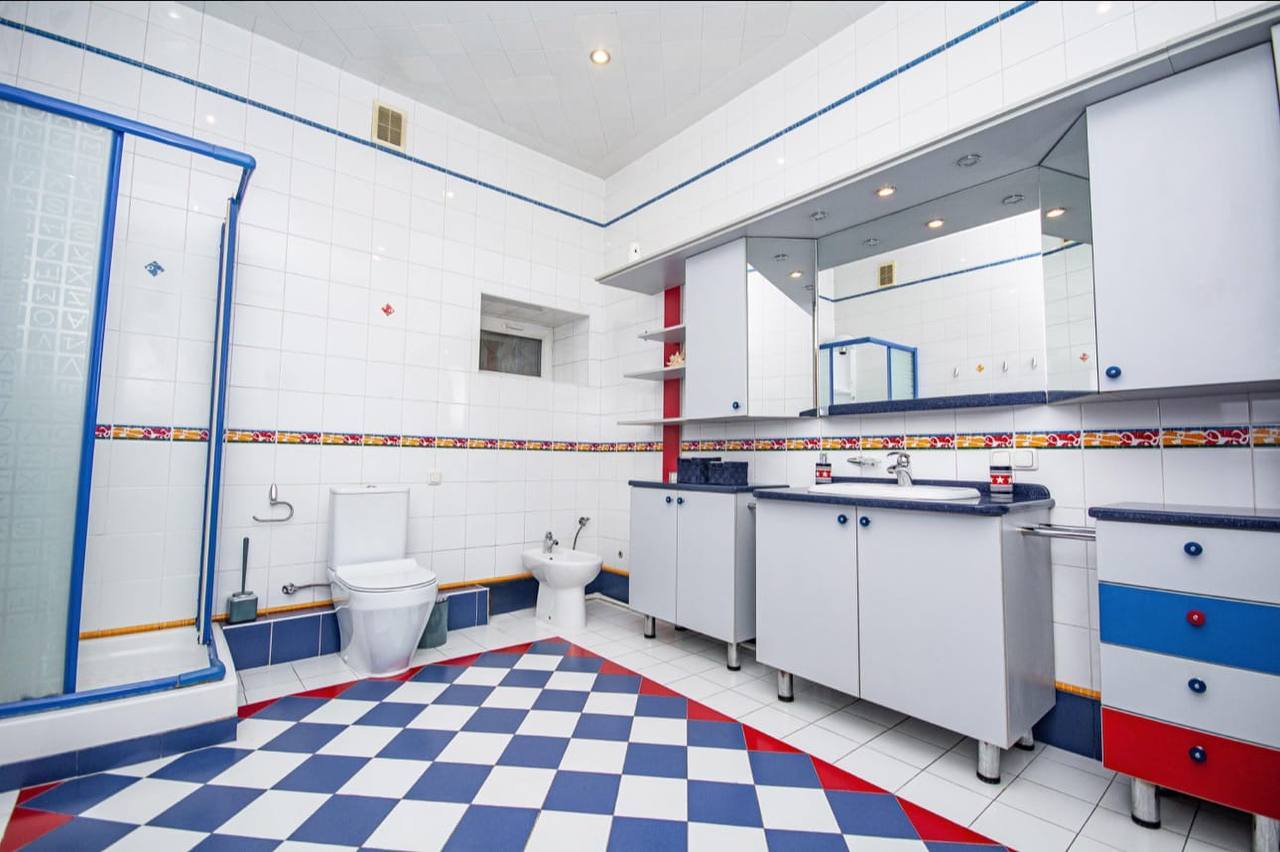 Продаж будинку 380 м², Івана Іжакевича вул., 72