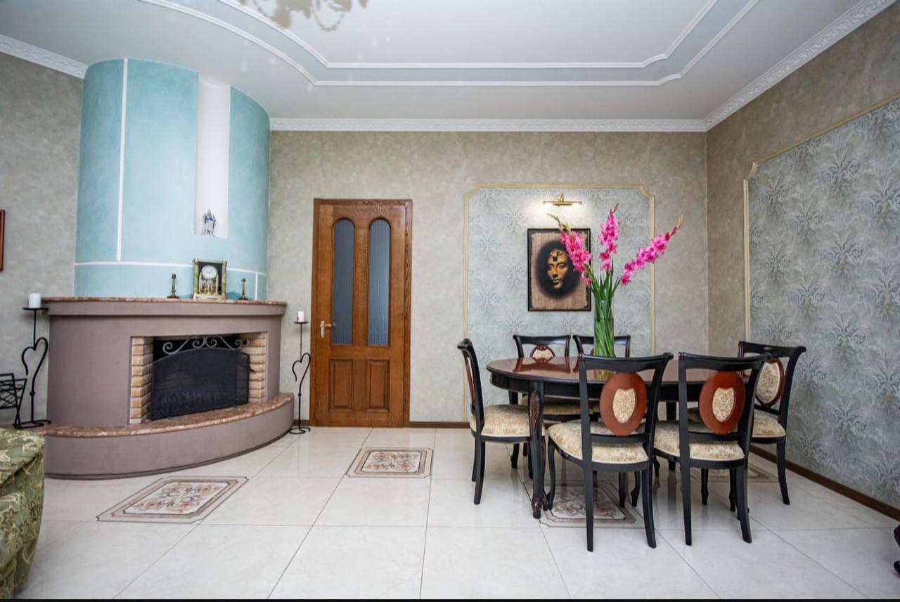 Продаж будинку 380 м², Івана Іжакевича вул., 72