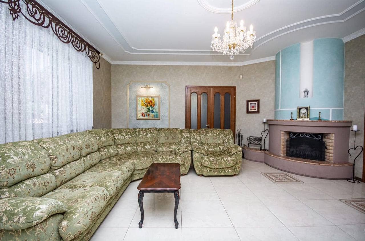 Продаж будинку 380 м², Івана Іжакевича вул., 72