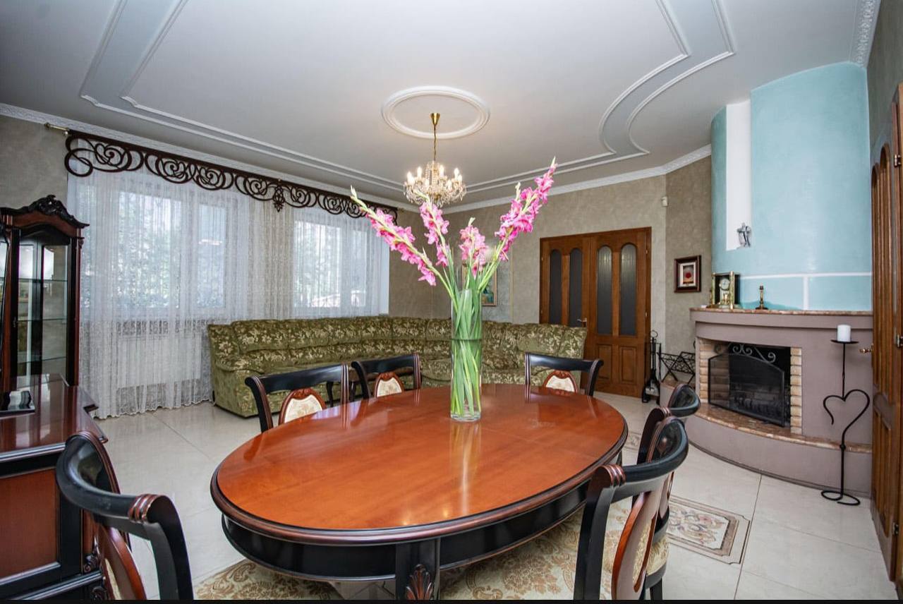Продаж будинку 380 м², Івана Іжакевича вул., 72
